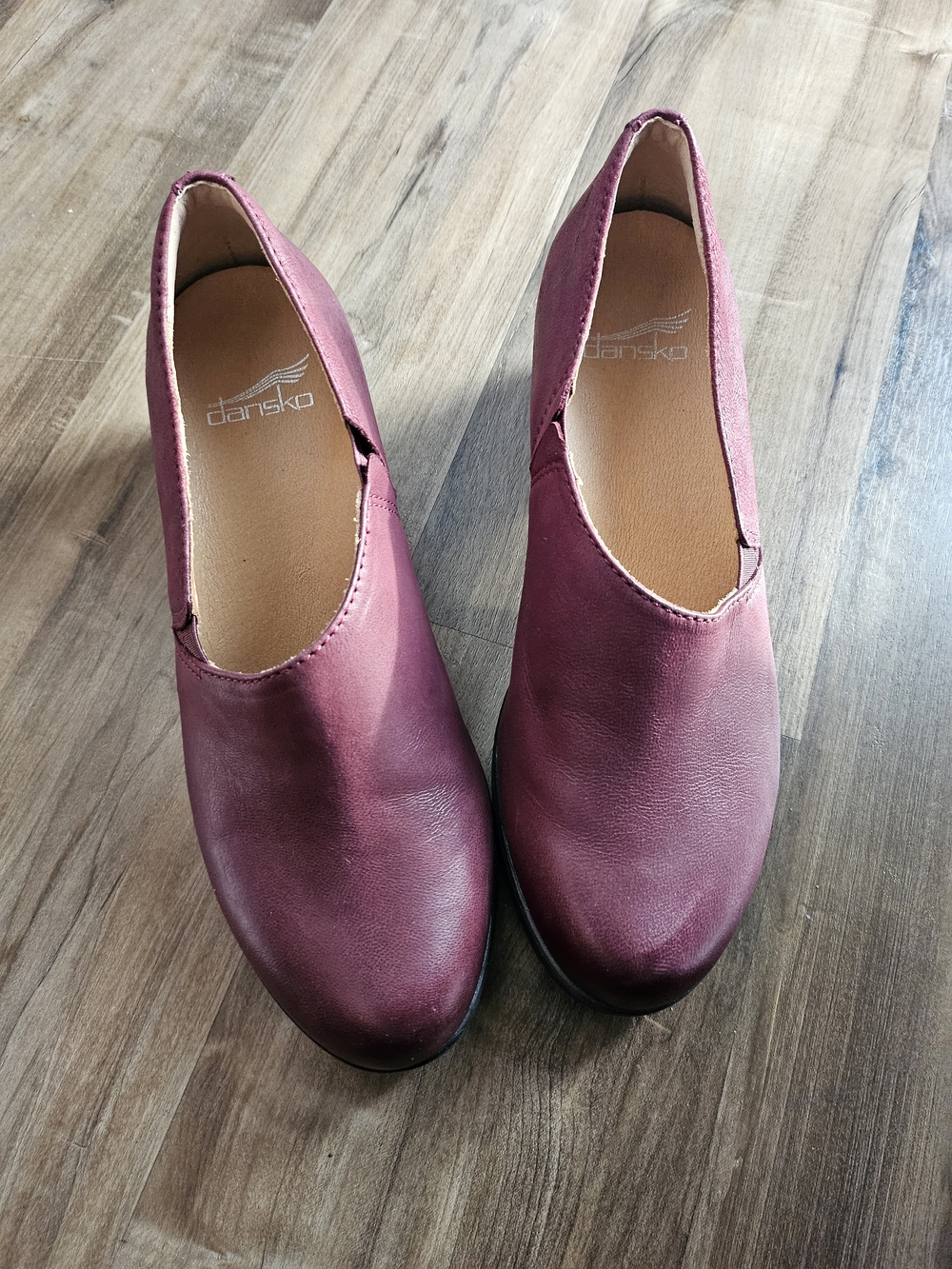 Dansko Womens Camdyn Heel - Comfort Shoes, Arch Support, Slip on Burgundy/Wine